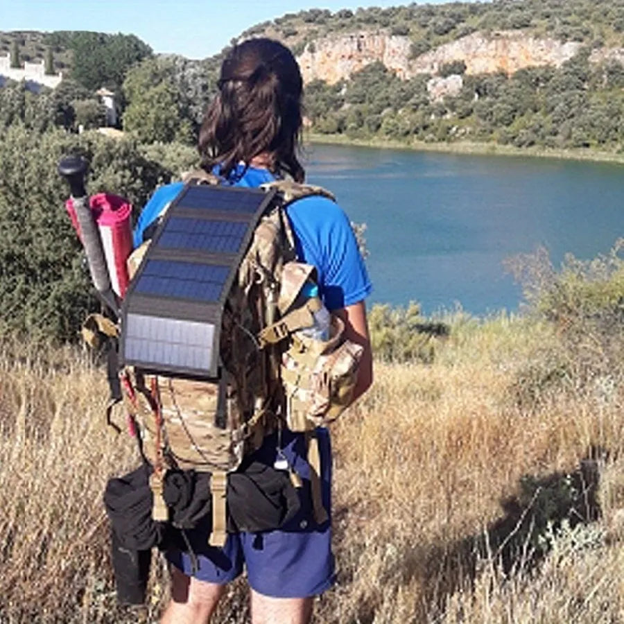 Carregador Solar USB Portátil (5V) - Energia de Sobrevivência para Uso Diário em Qualquer Lugar