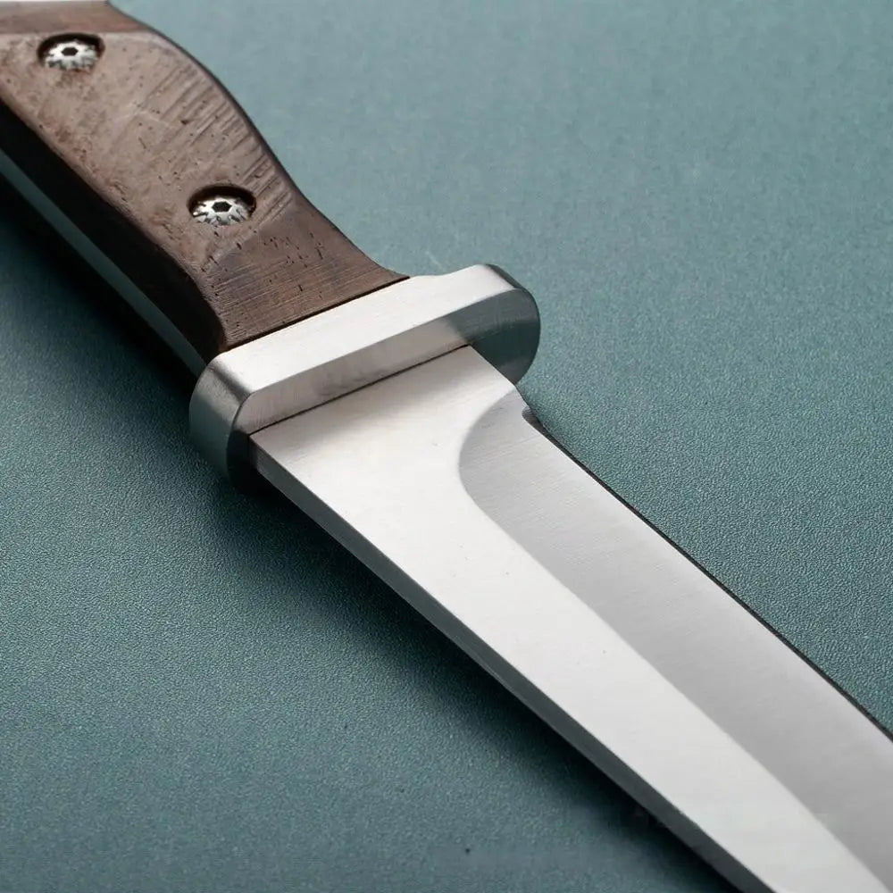 Faca Tática de Lâmina Fixa: Ferramenta de Sobrevivência e Defesa Essencial