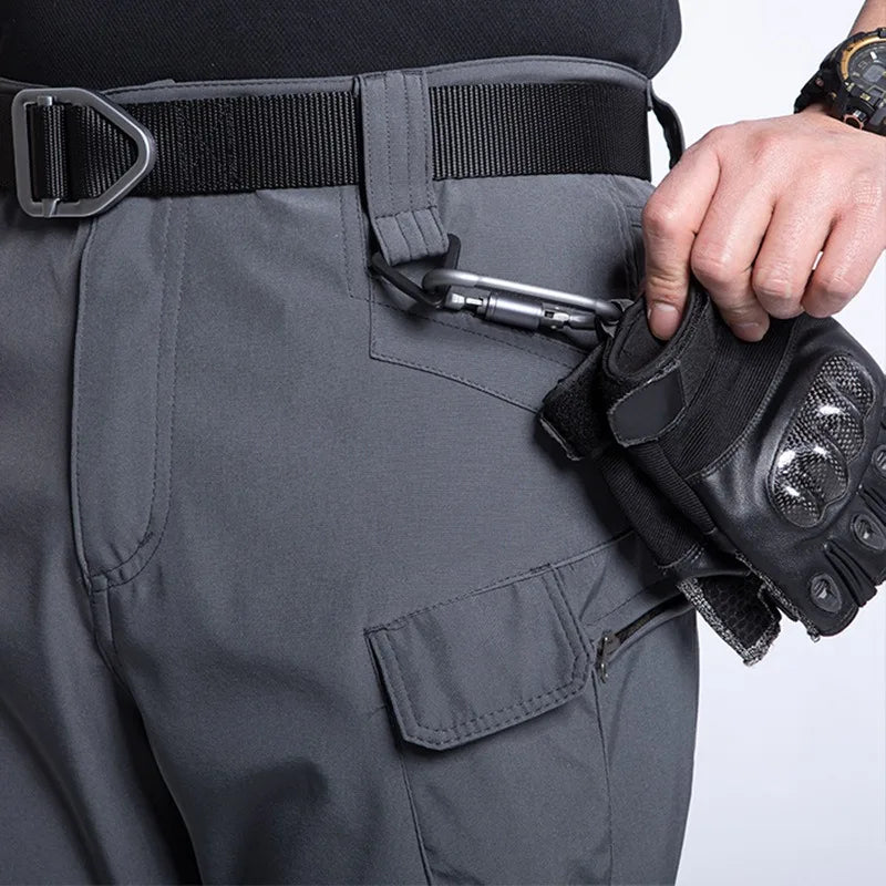 Calça Tática de Inverno: Forro Térmico, Impermeável e Multi-Bolsos para Sobrevivência no Frio